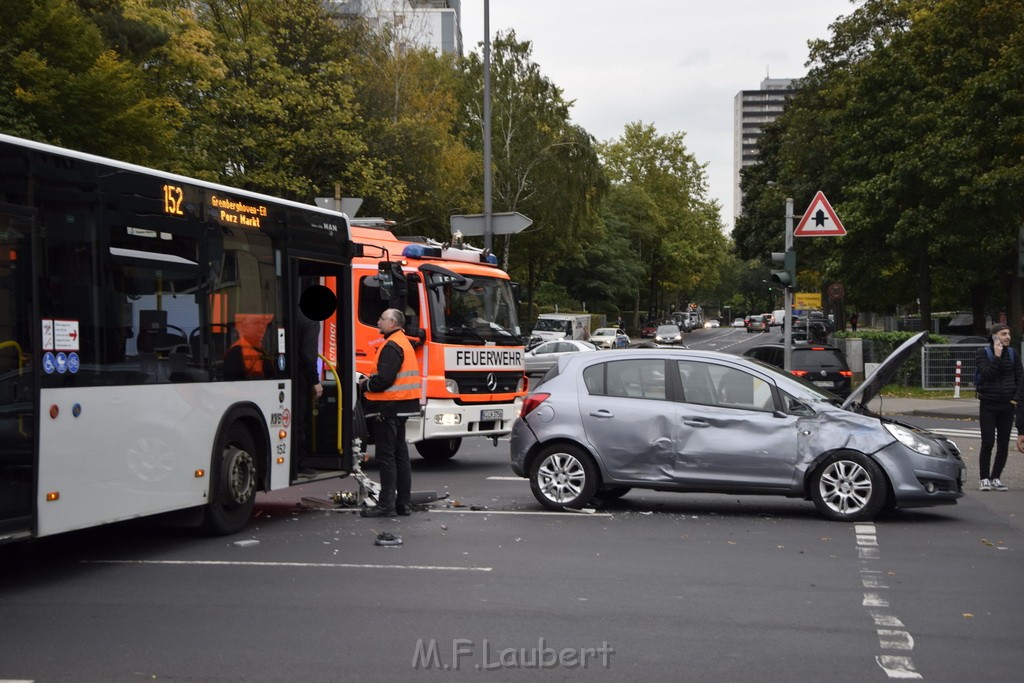 VU Bus Pkw Koeln Porz Gremberghoven Steinstr Konrad Adenauerstr P01.JPG - Miklos Laubert